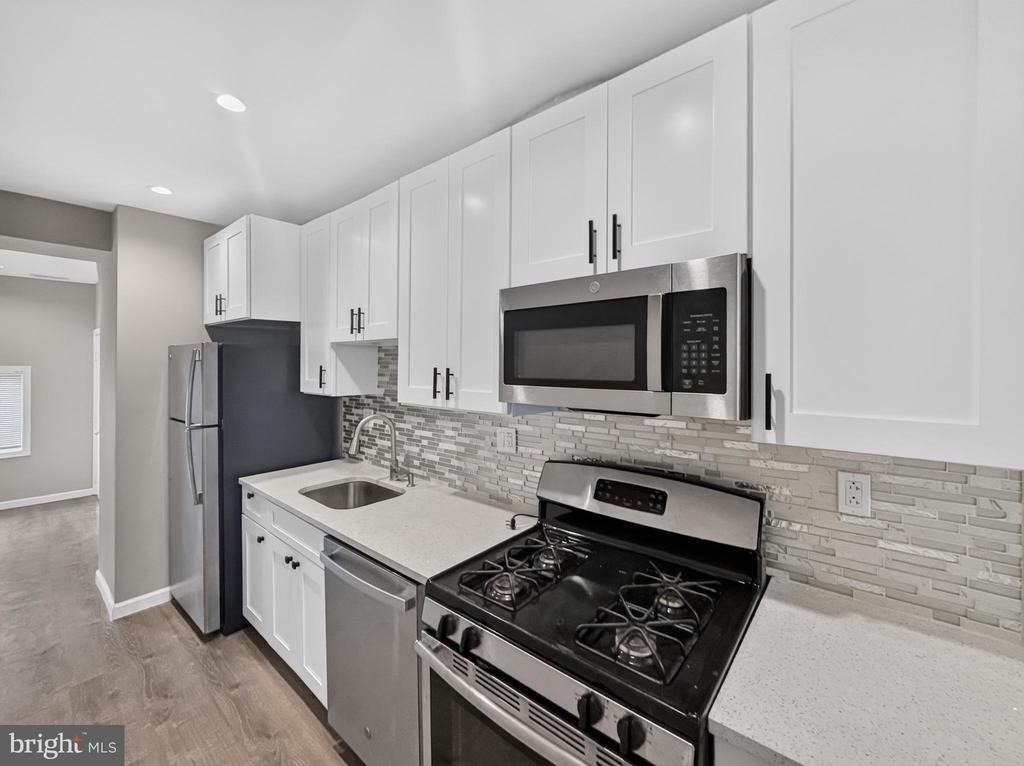 208 21st Street Ne - Photo 9