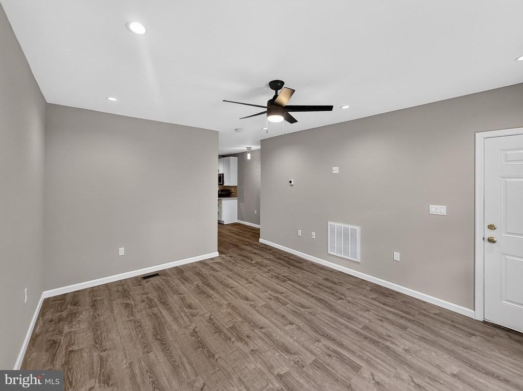 208 21st Street Ne - Photo 3