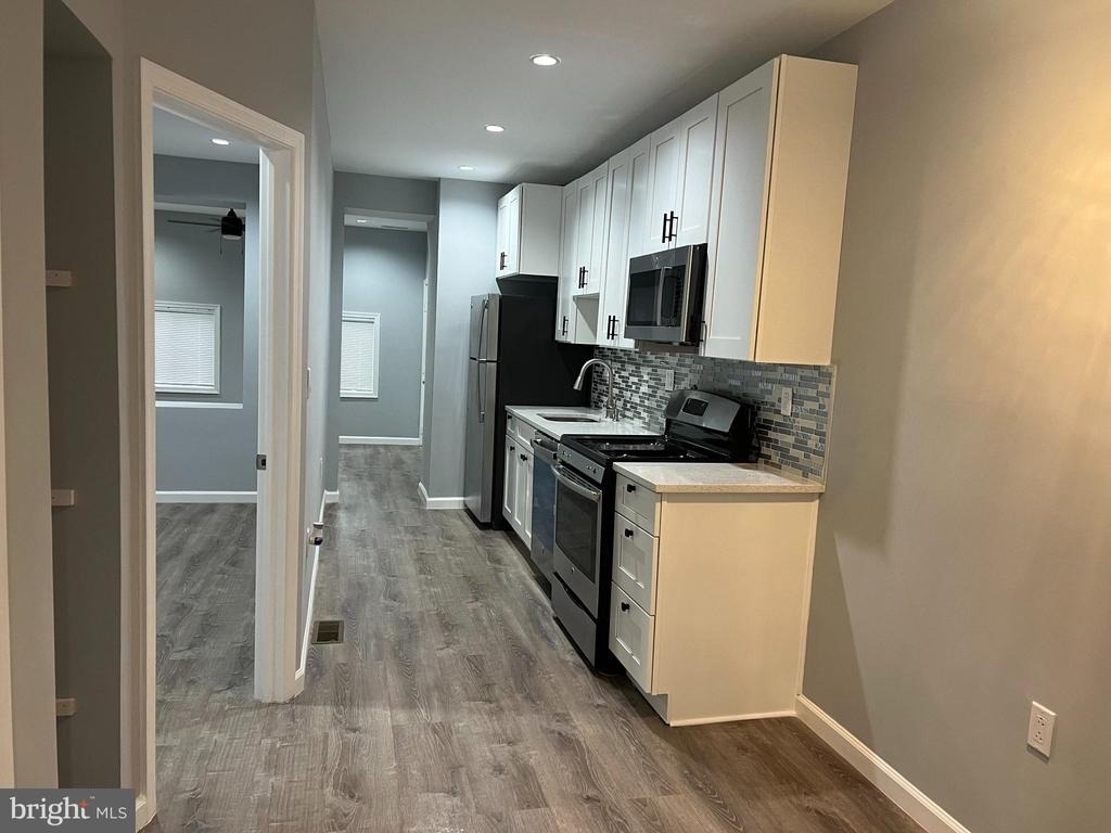 208 21st Street Ne - Photo 1