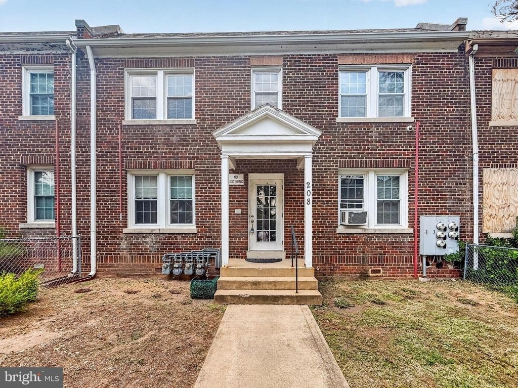 208 21st Street Ne - Photo 17