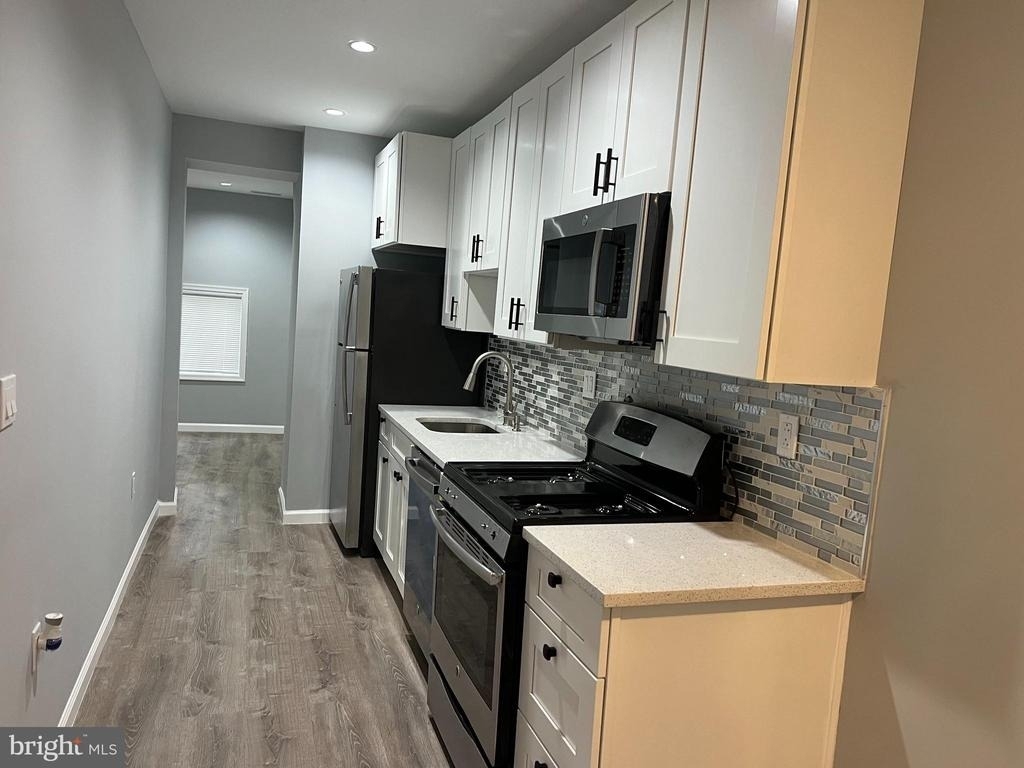 208 21st Street Ne - Photo 2