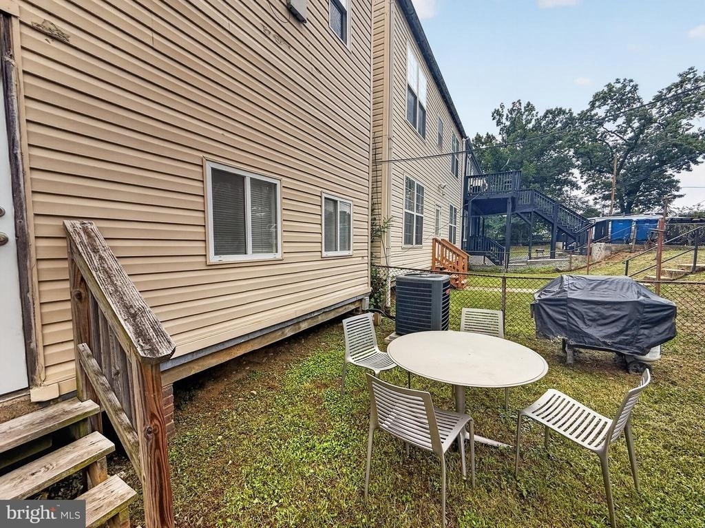 208 21st Street Ne - Photo 13