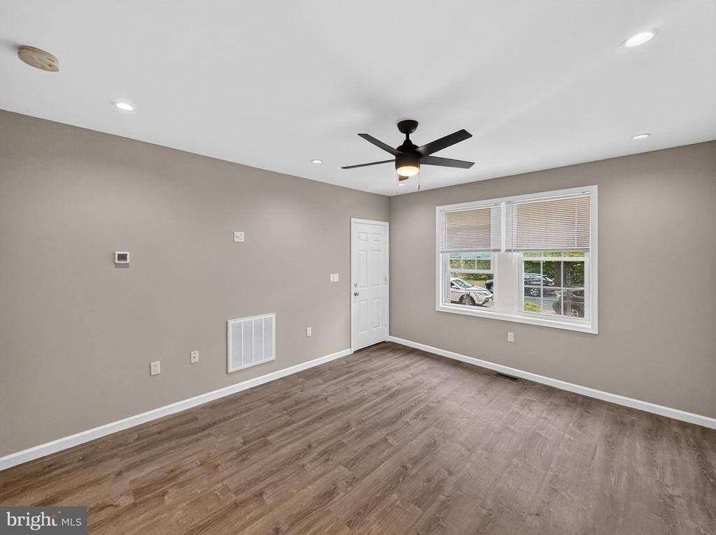 208 21st Street Ne - Photo 4