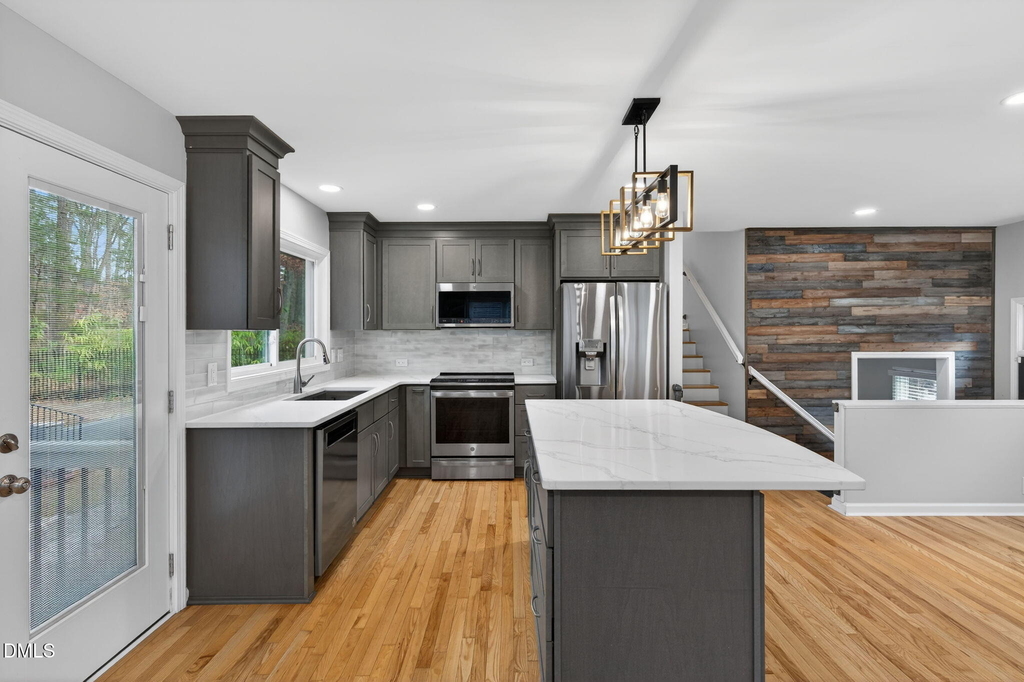 1112 Stonehedge Avenue - Photo 4