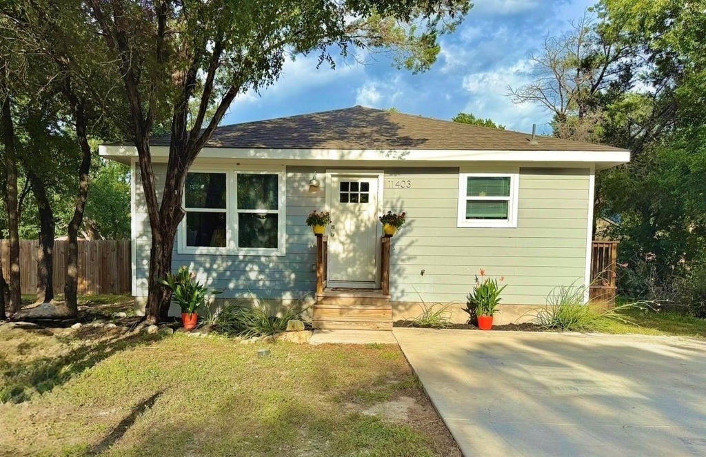 11403 Leander St - Photo 0