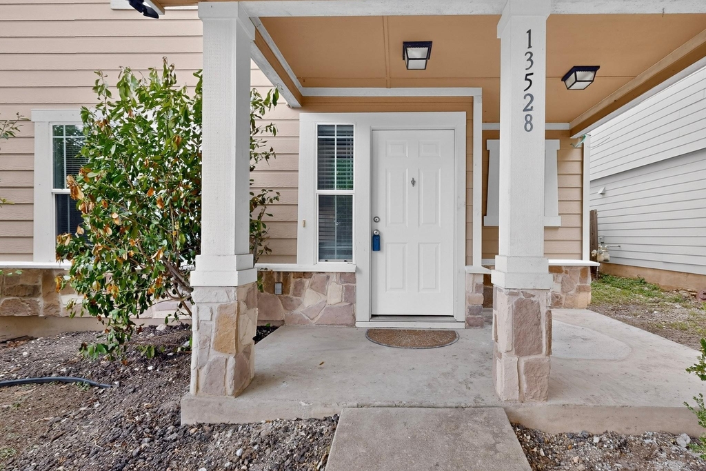 13528 Briarcreek Loop - Photo 2