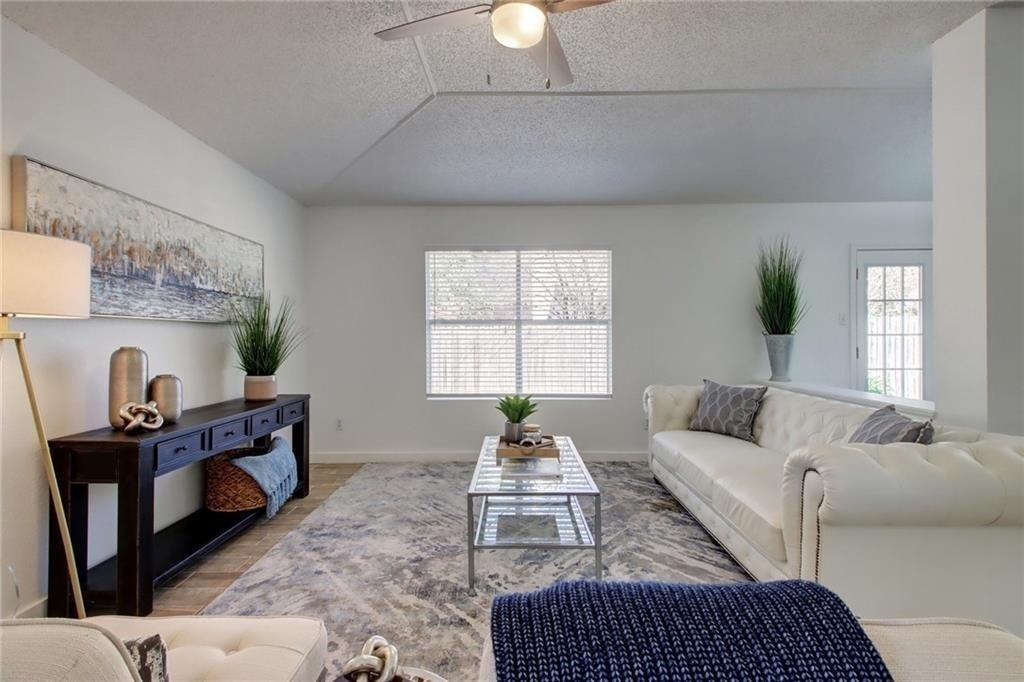 1502 Mayapple St - Photo 4