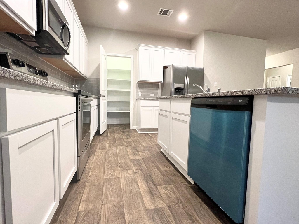 105 Naset Dr - Photo 12
