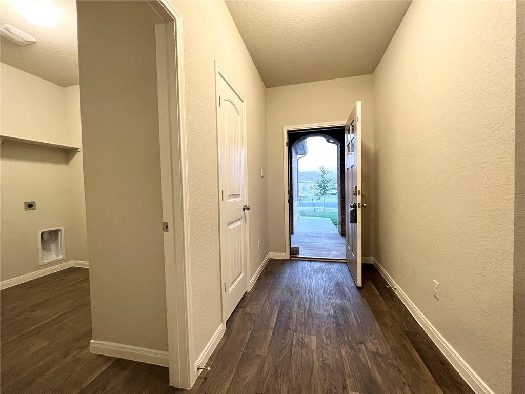 105 Naset Dr - Photo 4