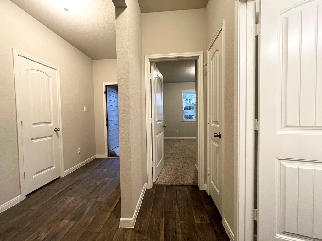 105 Naset Dr - Photo 3