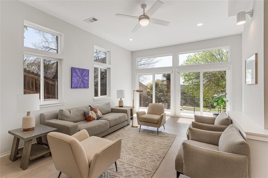 5606 Sedgefield Dr - Photo 2