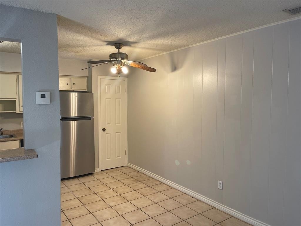2304 Barton Village Cir - Photo 0