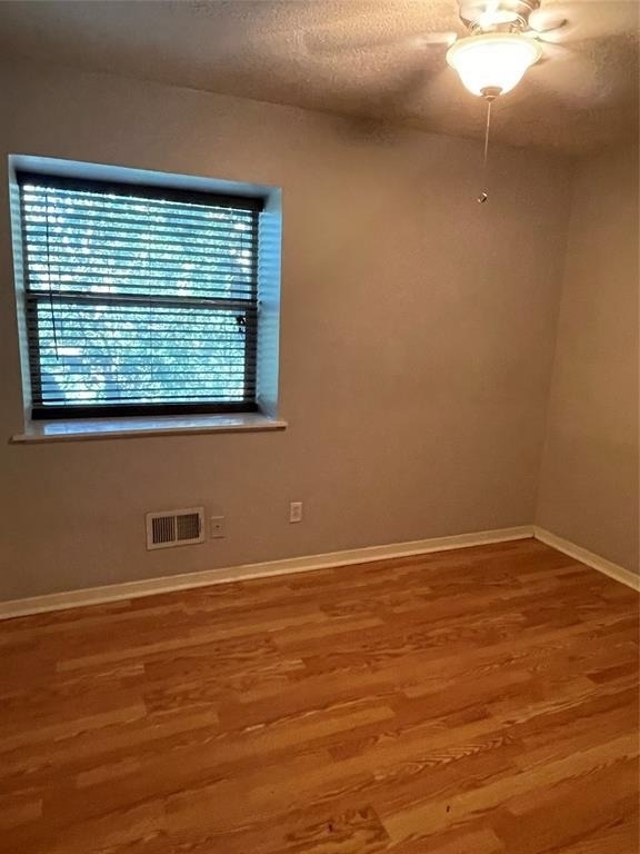 2304 Barton Village Cir - Photo 3