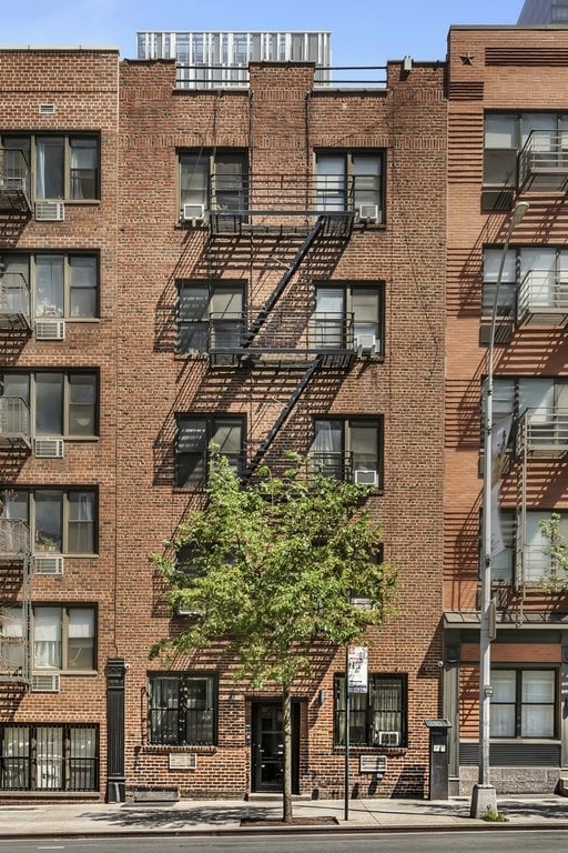 East 74th Street - Photo 5
