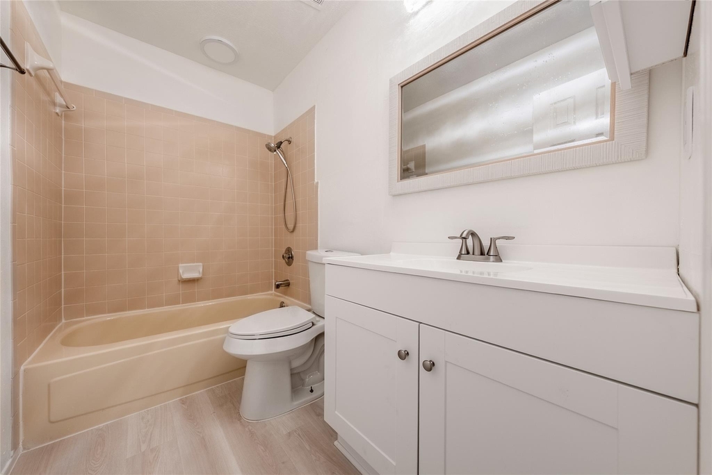 1702 Ireland Dr - Photo 19