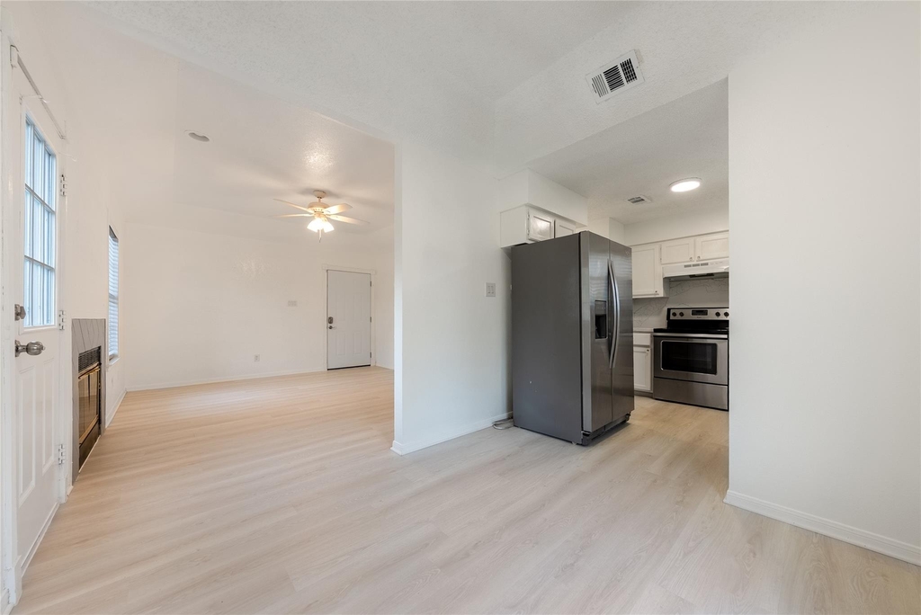 1702 Ireland Dr - Photo 8