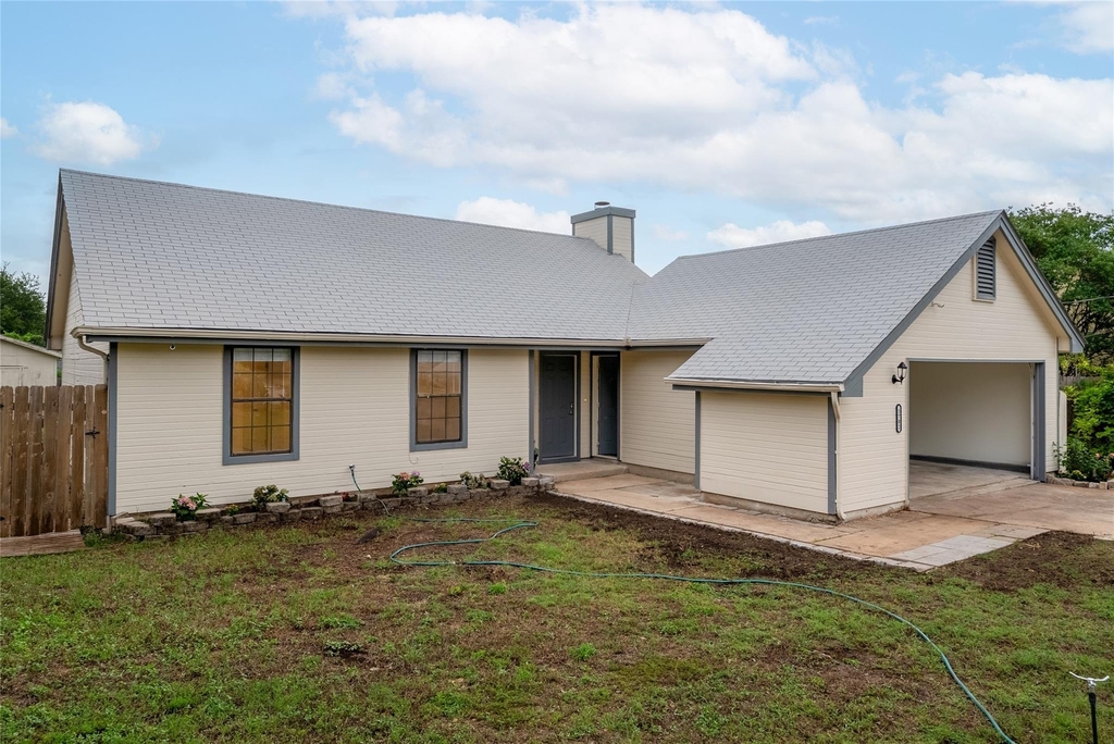 1702 Ireland Dr - Photo 2