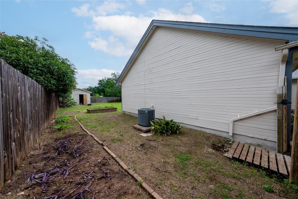 1702 Ireland Dr - Photo 23