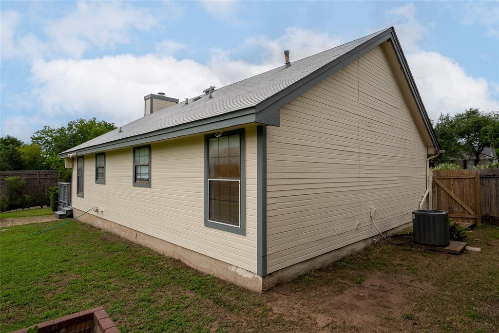 1702 Ireland Dr - Photo 25