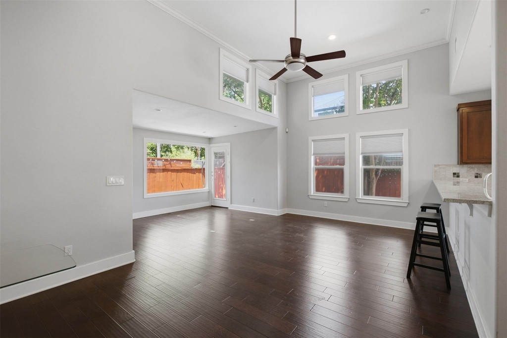 1315 W Anderson Ln - Photo 11