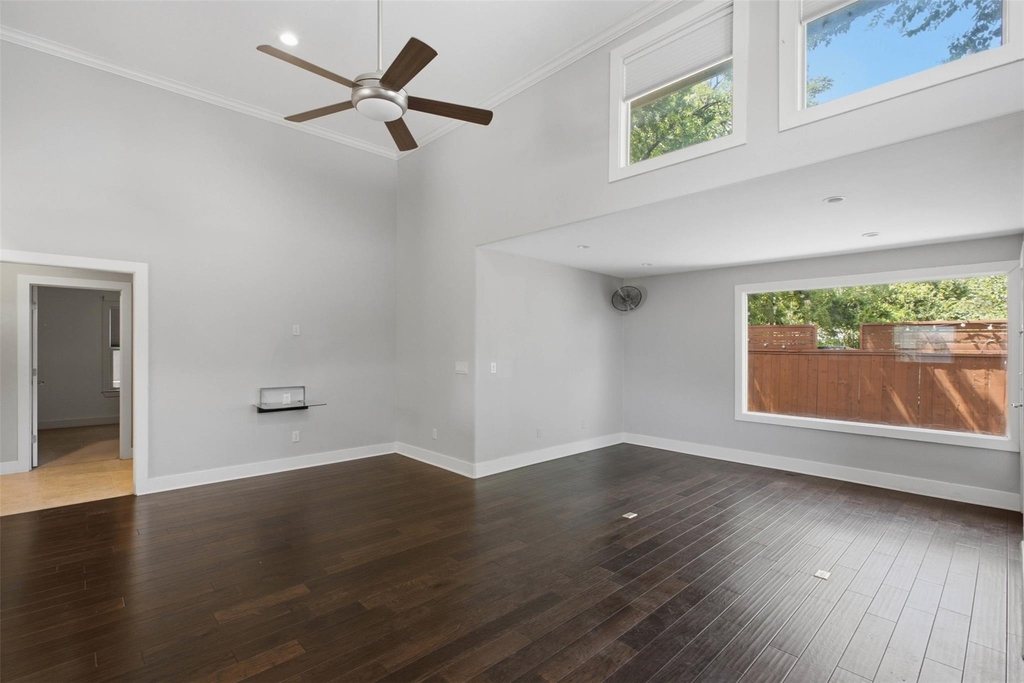 1315 W Anderson Ln - Photo 17