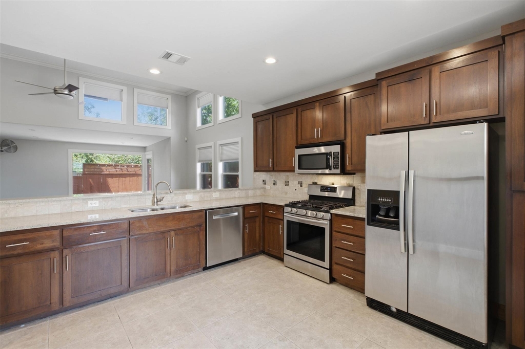 1315 W Anderson Ln - Photo 6