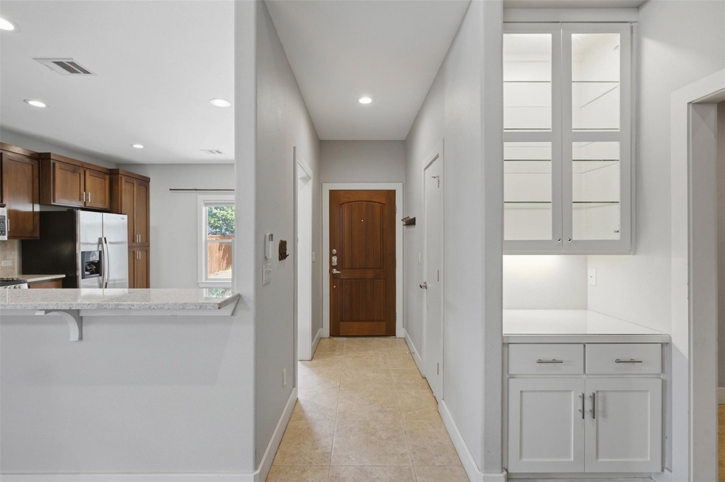 1315 W Anderson Ln - Photo 5