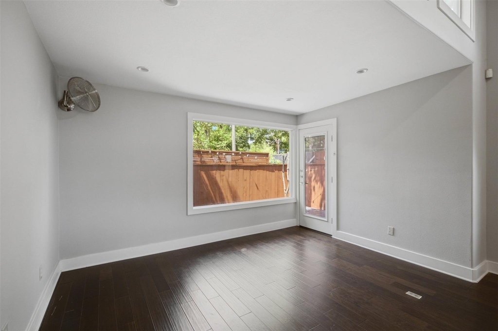 1315 W Anderson Ln - Photo 12