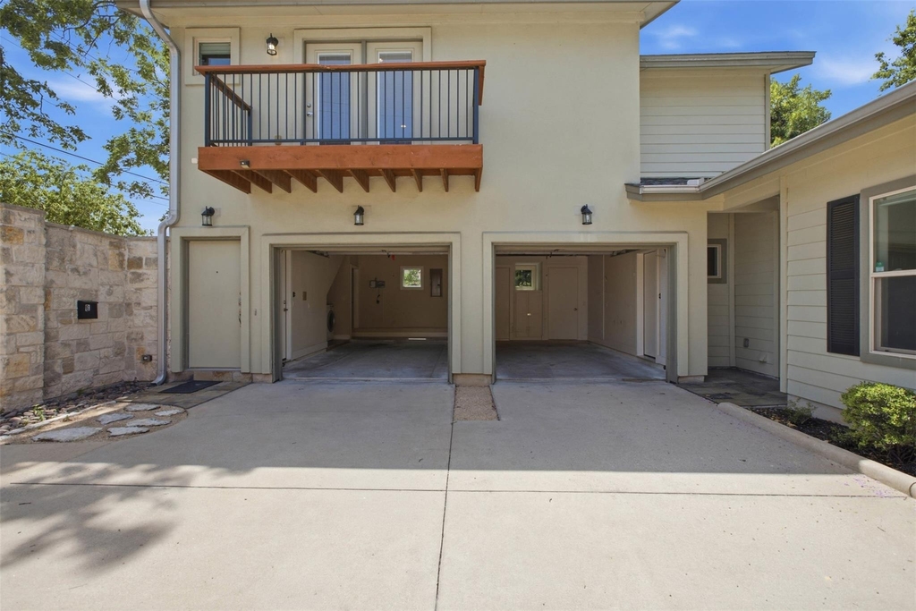 1315 W Anderson Ln - Photo 3