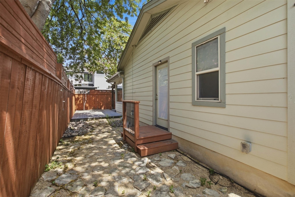 1315 W Anderson Ln - Photo 32