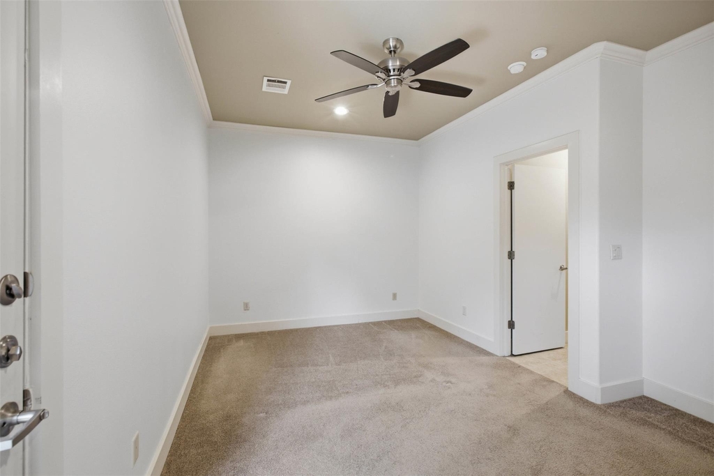 1315 W Anderson Ln - Photo 21