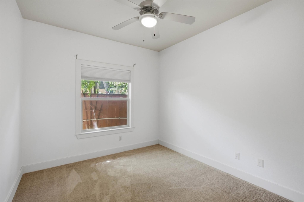 1315 W Anderson Ln - Photo 27