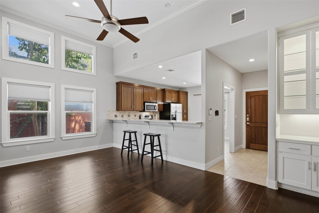 1315 W Anderson Ln - Photo 14