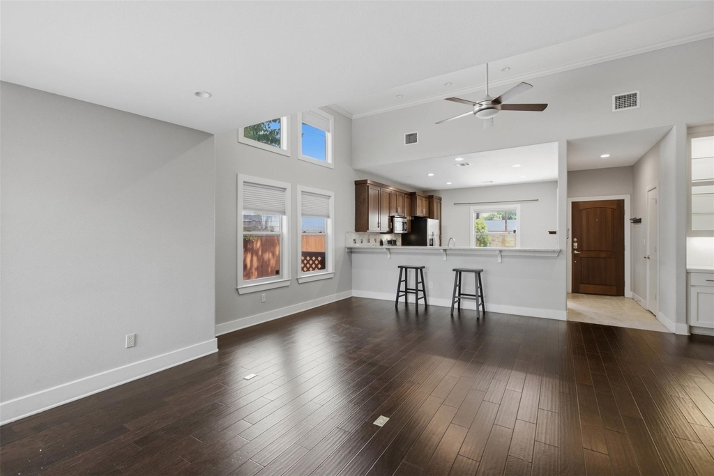 1315 W Anderson Ln - Photo 10