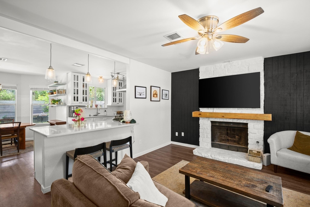 8715 Dandelion Trl - Photo 4