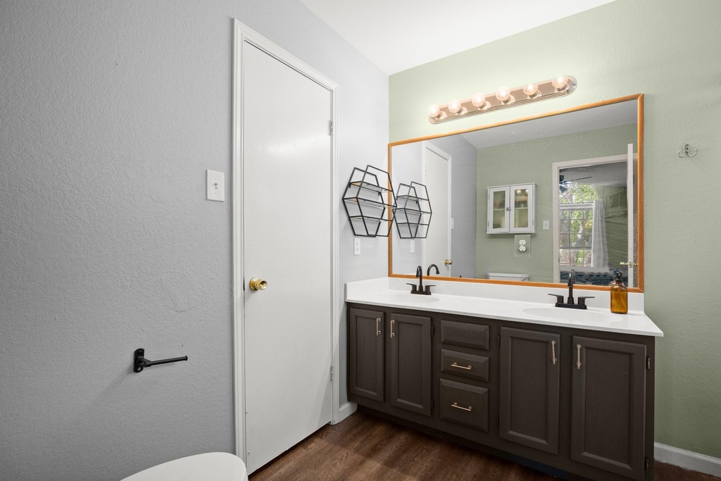 8715 Dandelion Trl - Photo 12