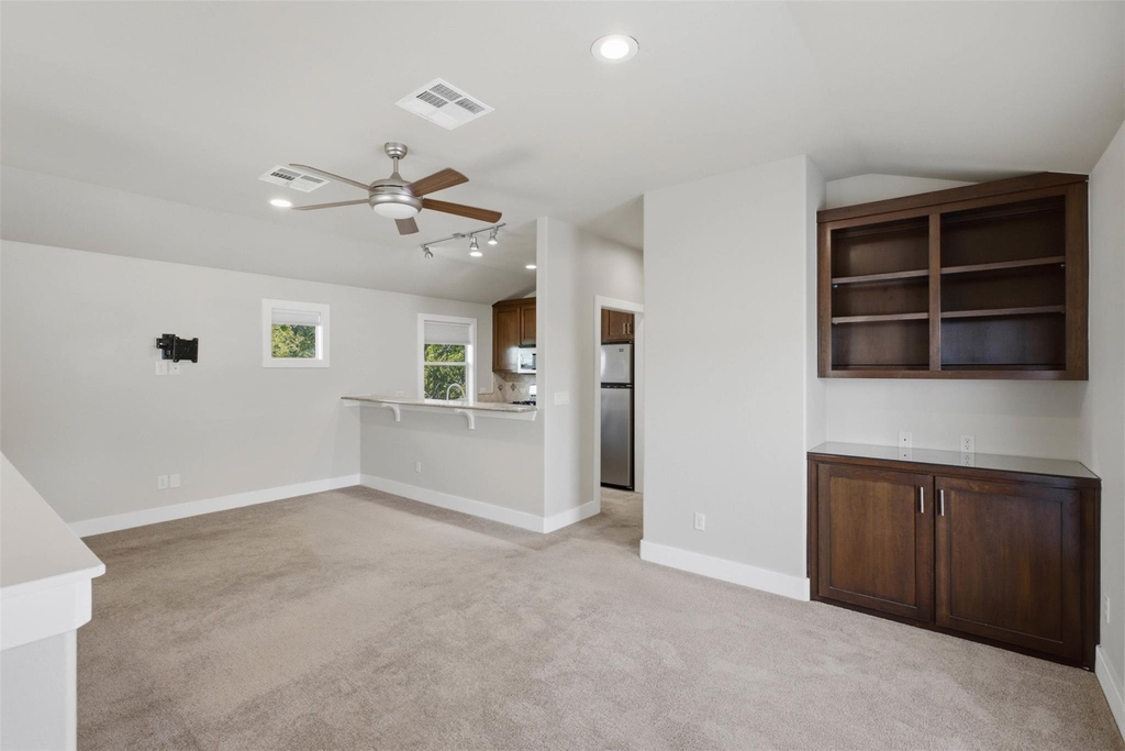 1315 W Anderson Ln - Photo 9