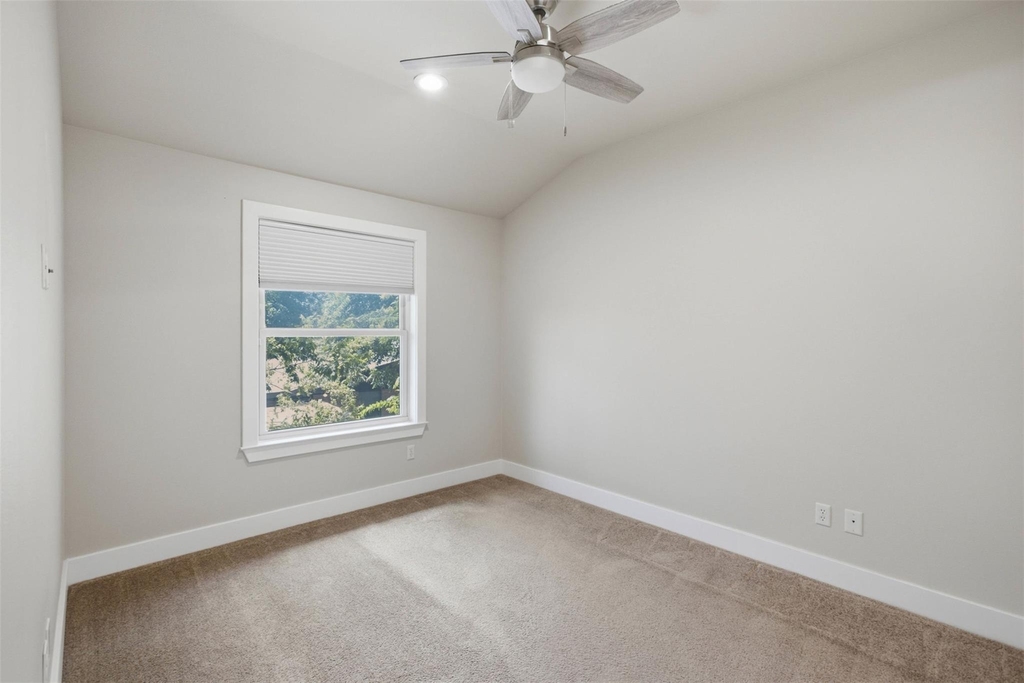 1315 W Anderson Ln - Photo 15