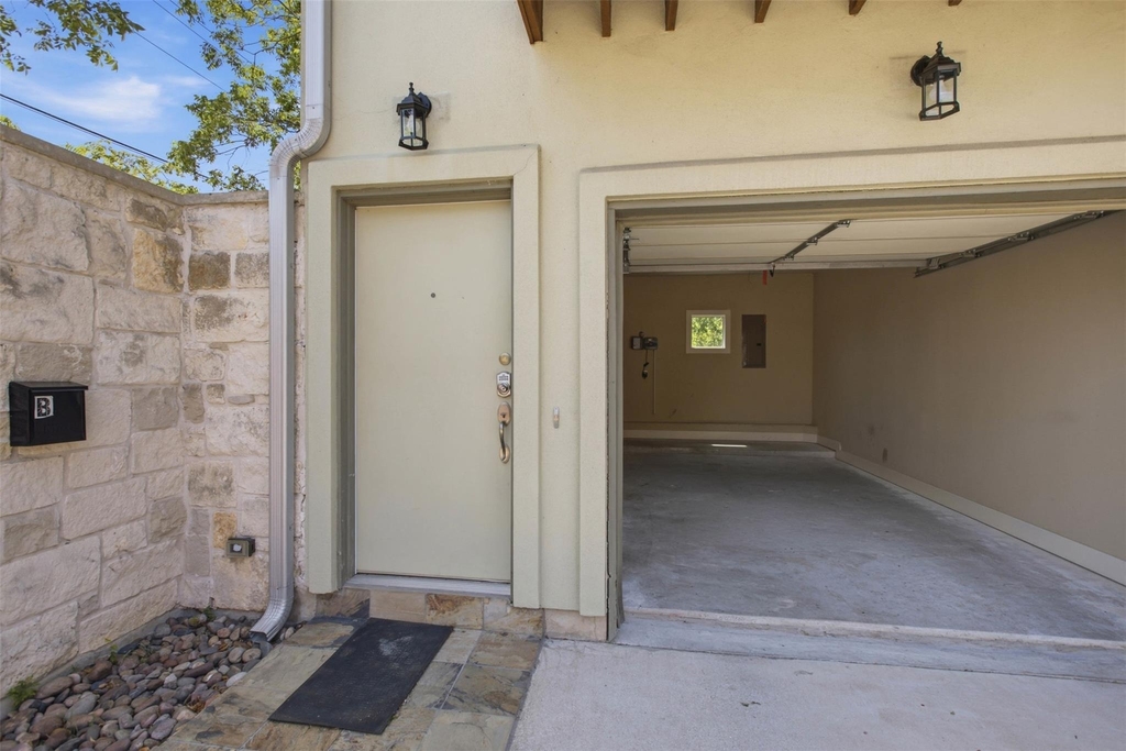 1315 W Anderson Ln - Photo 4