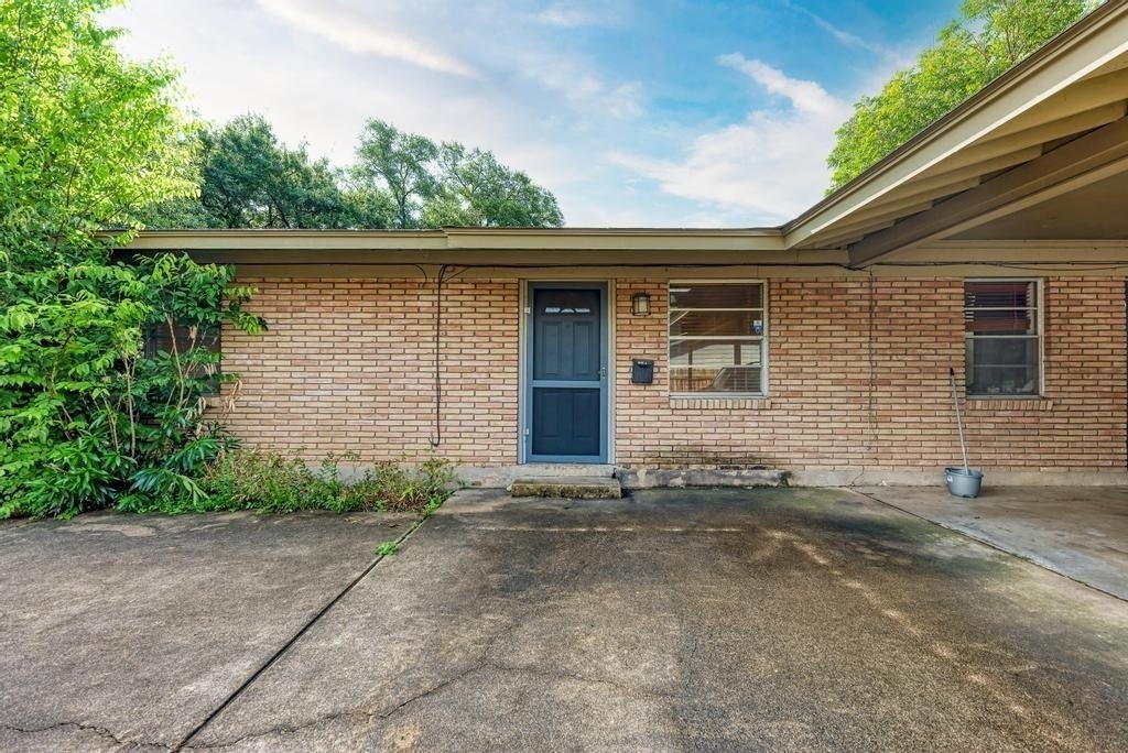 1805 Mohle Dr - Photo 0