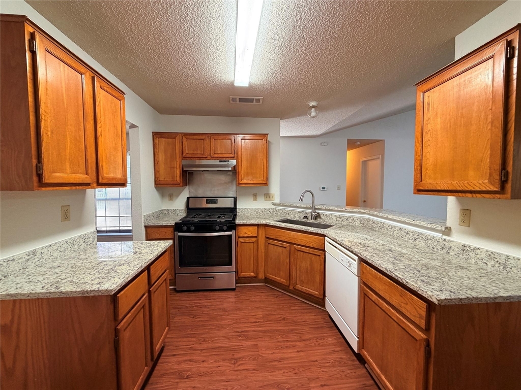 2013 James Pl - Photo 8