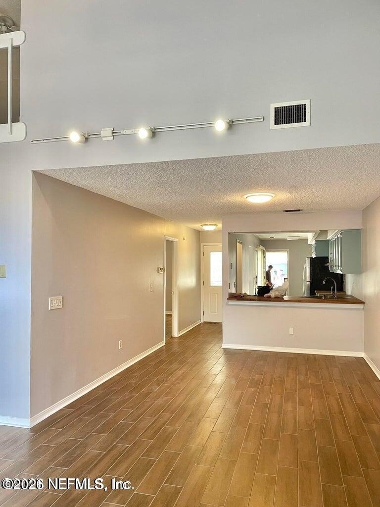 1185 Romaine Circle W - Photo 4