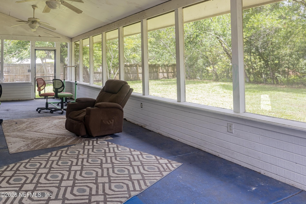 5039 Winchester Drive S - Photo 15
