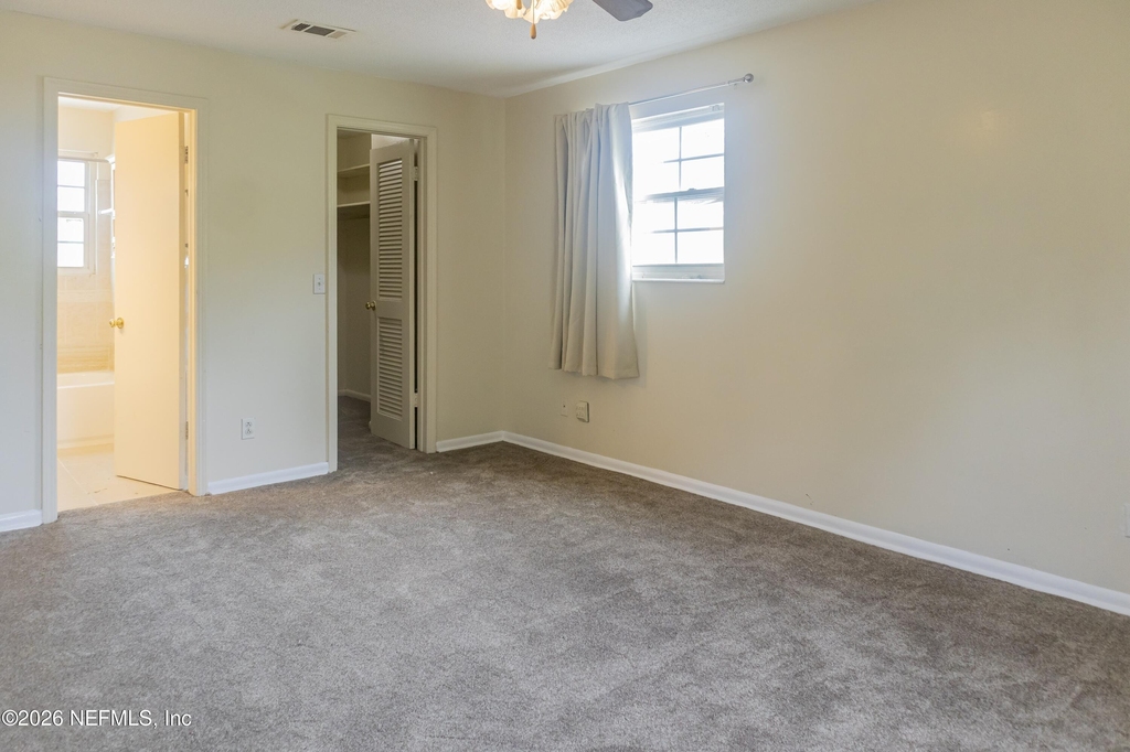 5039 Winchester Drive S - Photo 14