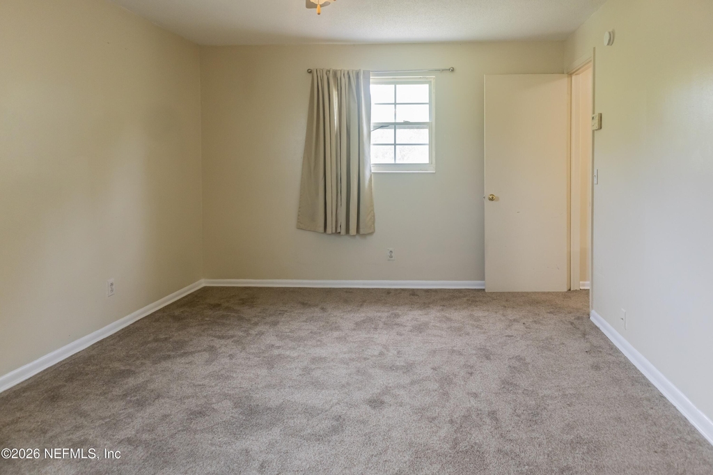 5039 Winchester Drive S - Photo 6