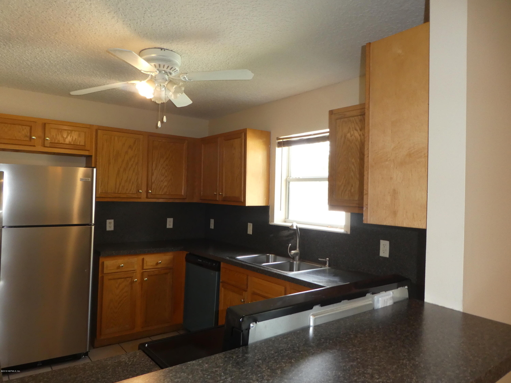 1017 Crestwood Street - Photo 6