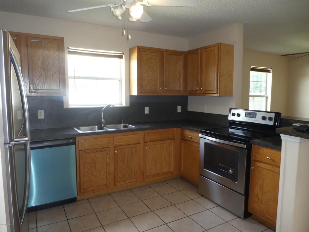 1017 Crestwood Street - Photo 5
