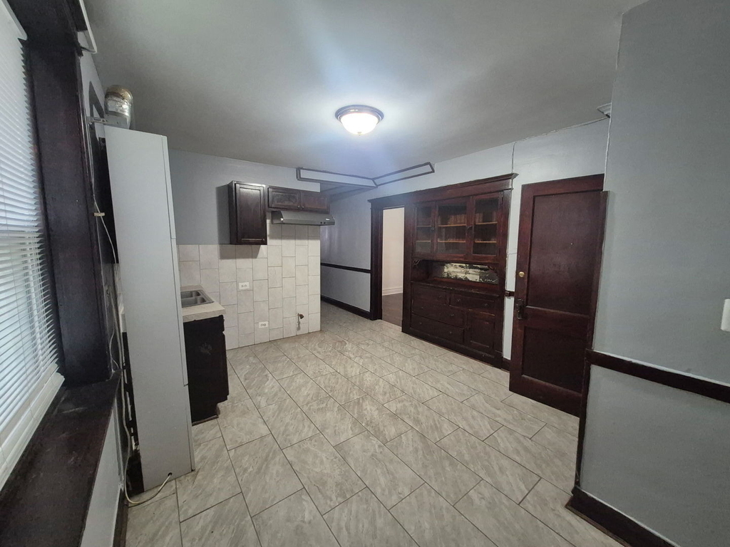 2813 S Lawndale Avenue - Photo 9