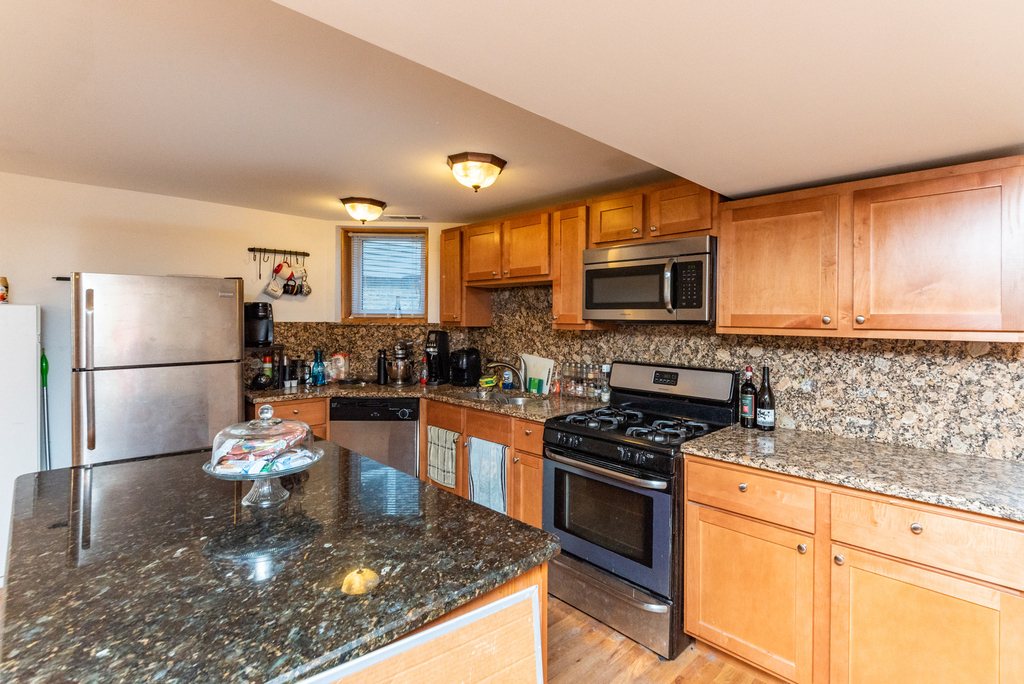 1535 W Leland Avenue - Photo 5