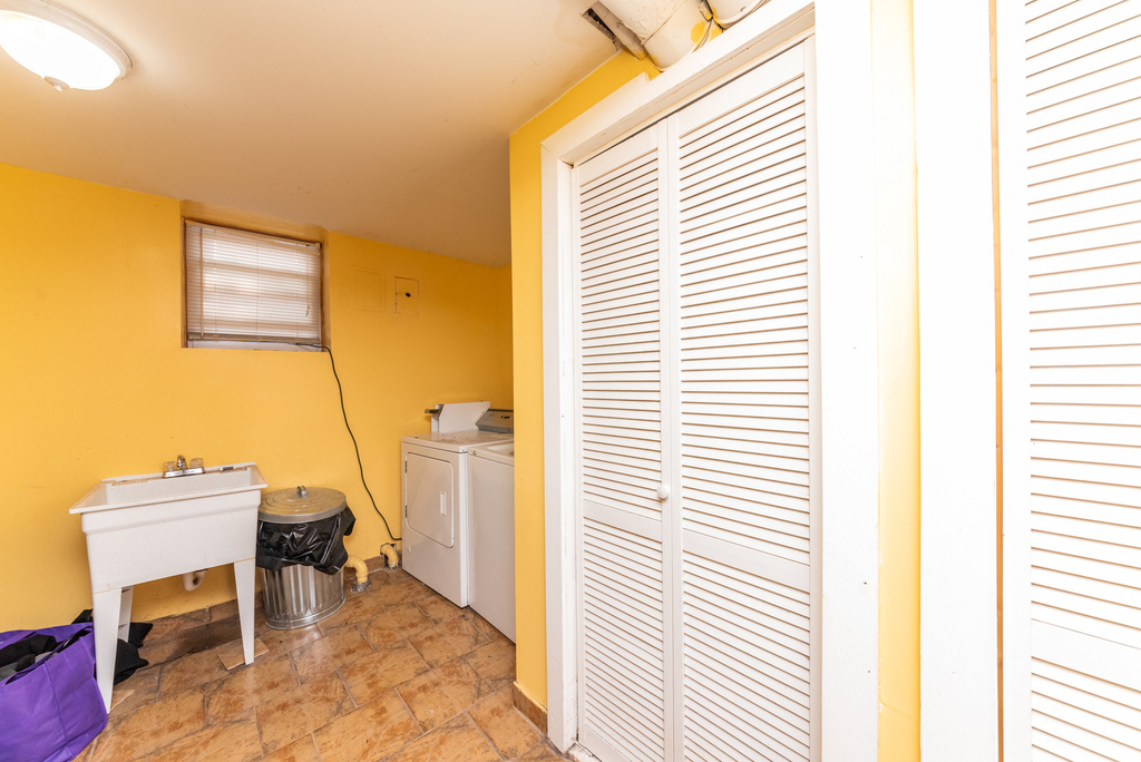 1535 W Leland Avenue - Photo 14